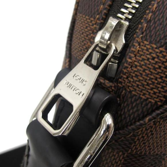 Louis Vuitton Damier Jake Messenger PM - Picture 6 of 9